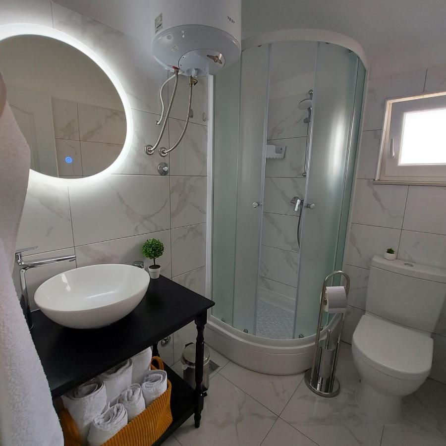 Apartmani Neva, Pridraga エクステリア 写真