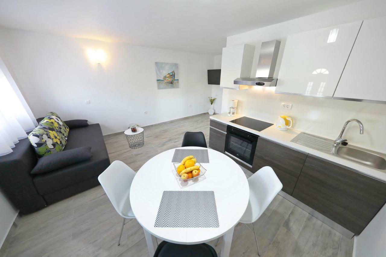 Apartmani Neva, Pridraga エクステリア 写真