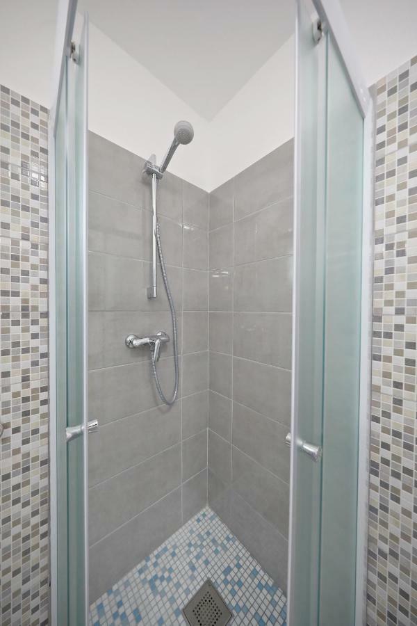 Apartmani Neva, Pridraga エクステリア 写真