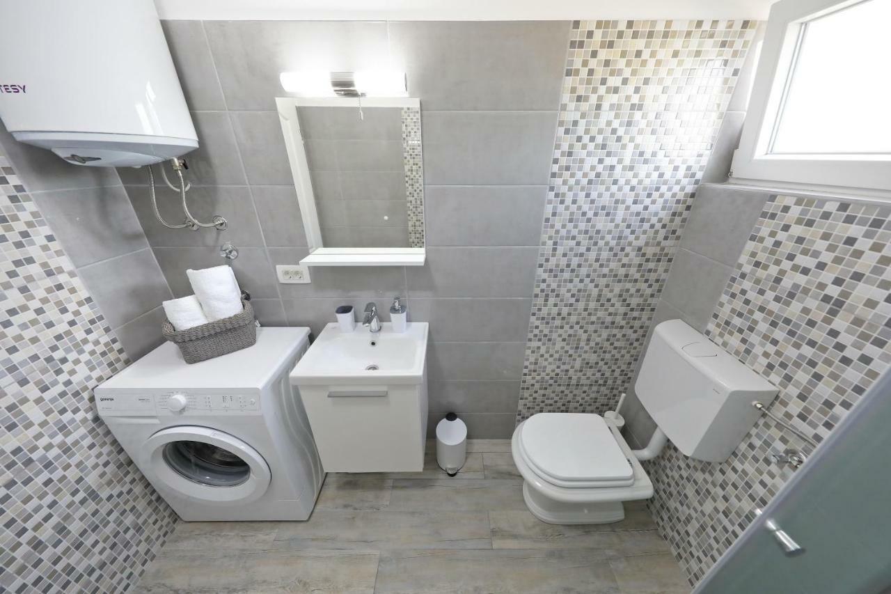 Apartmani Neva, Pridraga エクステリア 写真