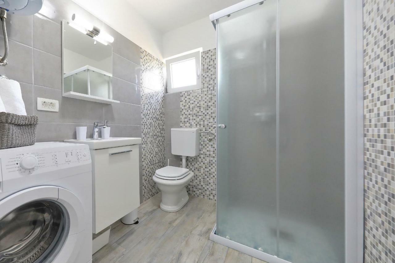 Apartmani Neva, Pridraga エクステリア 写真
