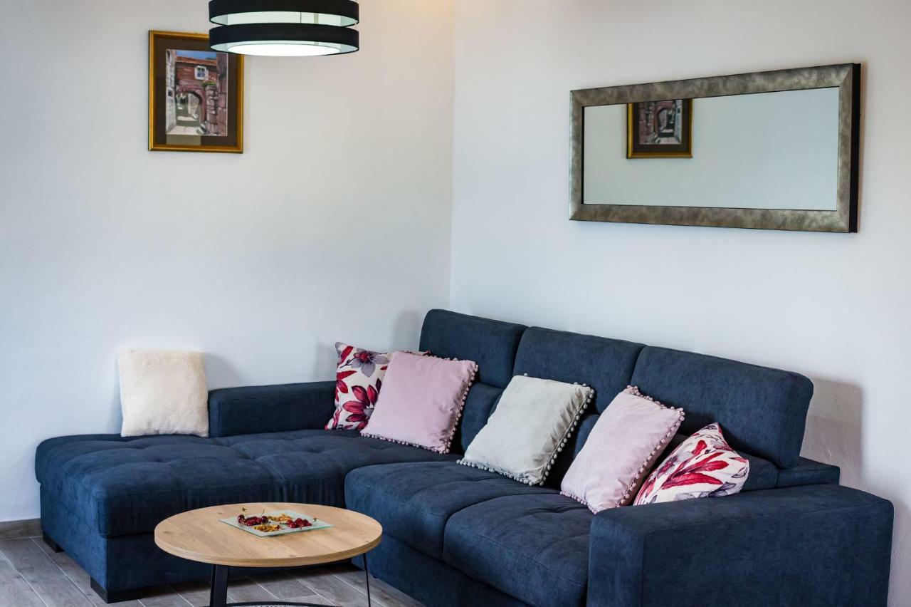 Apartmani Neva, Pridraga エクステリア 写真