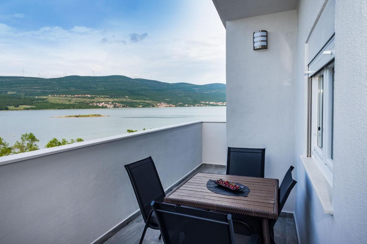 Apartmani Neva, Pridraga エクステリア 写真
