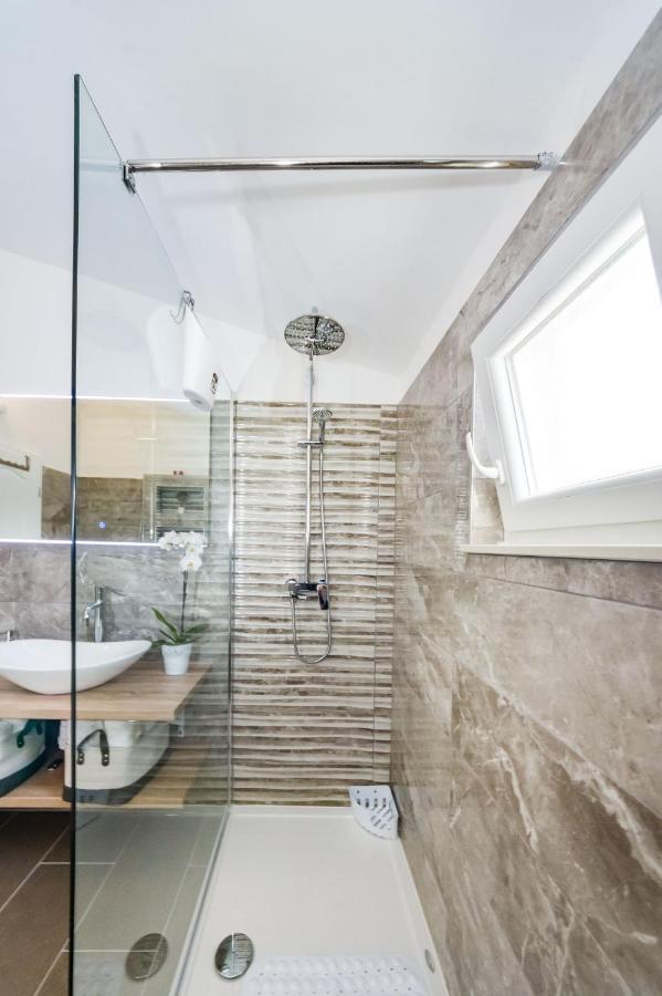 Apartmani Neva, Pridraga エクステリア 写真
