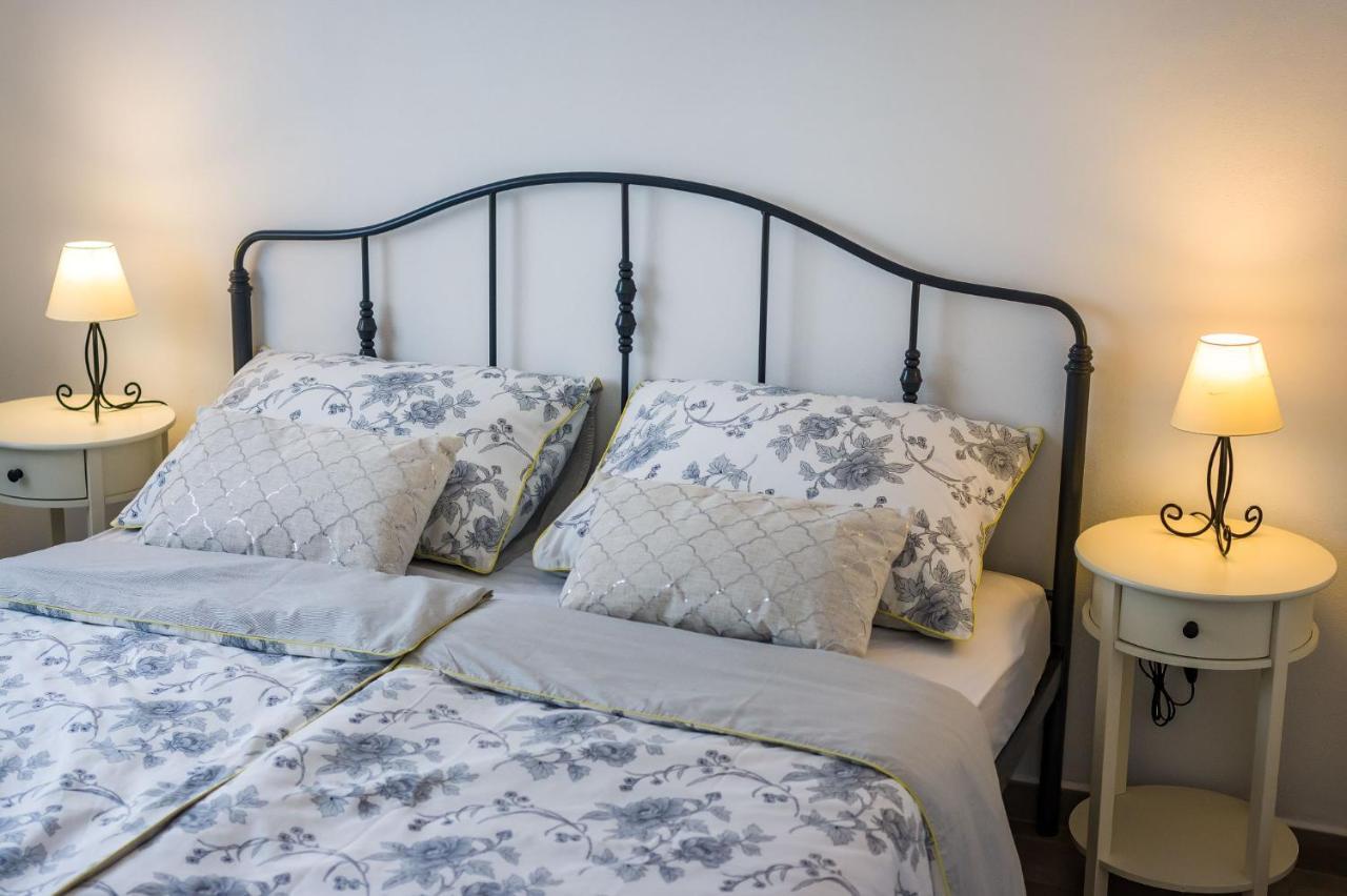 Apartmani Neva, Pridraga エクステリア 写真